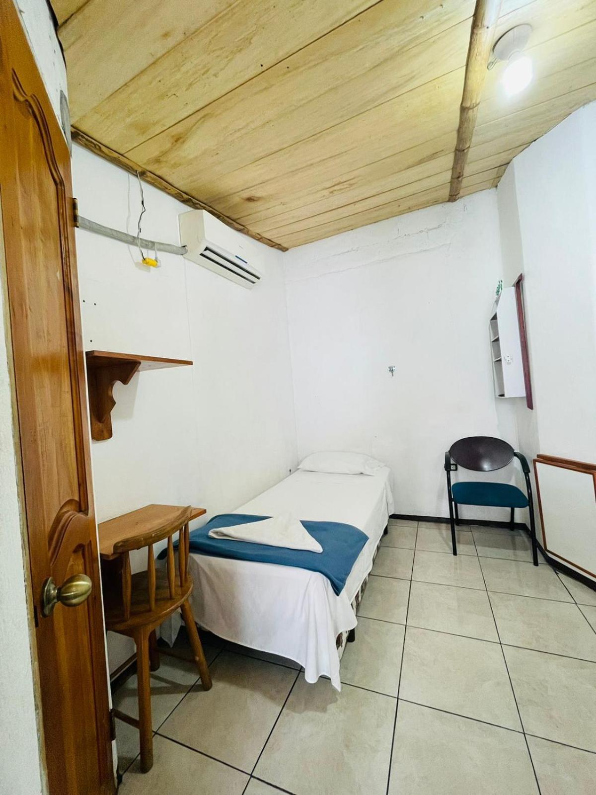 Hostal Darwin Puerto Ayora  Exterior photo