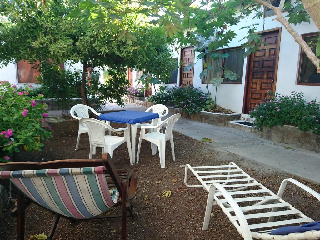 Hostal Darwin Puerto Ayora  Exterior photo